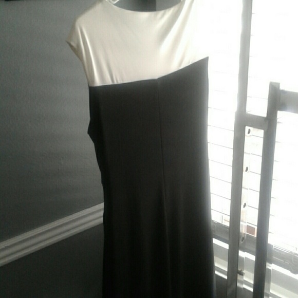Dress - Picture 6 of 6